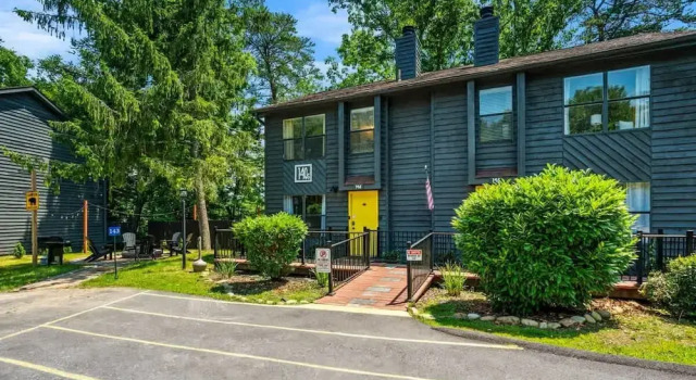 Апартаменты Sleeps 6 Indoor Pool 10 Mins to Dollywood