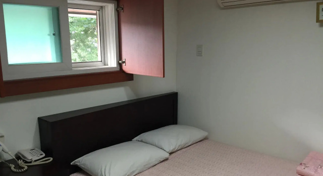 B Motel, Забронировать Мотель Сеул Южная Корея, рядом с Статуя короля Седжона Великого