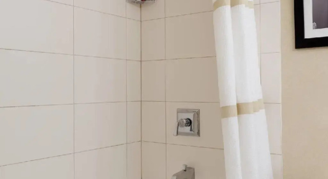 Четырёхместный номер Standard Long Island Marriott Hotel