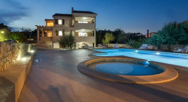 Вилла Villa Zlatni dvori ZadarVillas
