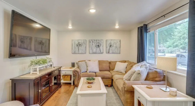 1 Mi to Main Street Vernal: Updated Home w/ Yard!