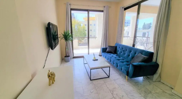 Comfy Rooms + Near SALT LAKE + 100MBit Internet + Shared Apartment, Book Apartment Larnaka Larnaca Region