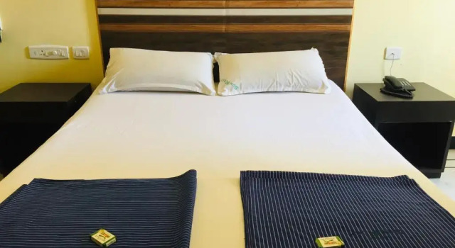 Hotel Sun Rock, Забронировать Отель Отели штата Тамилнада с завтраком, Завтраки