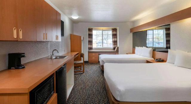 Номер Deluxe Microtel Inn & Suites by Wyndham Salt Lake City Airport