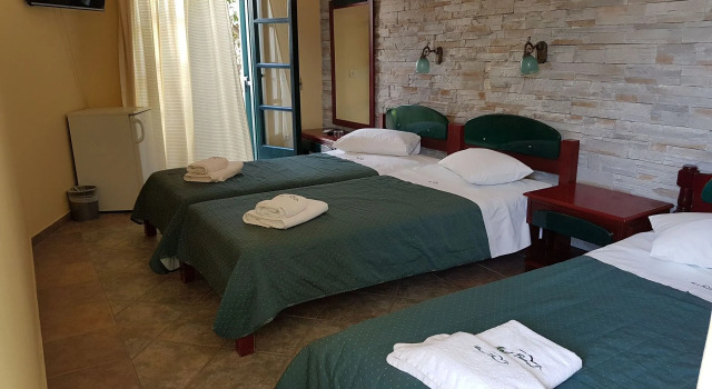 Трёхместный номер Standard Hotel Naxos Beach