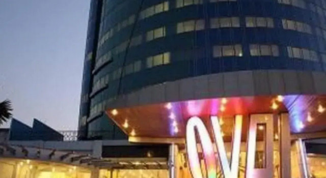 Suite Hotel Oval