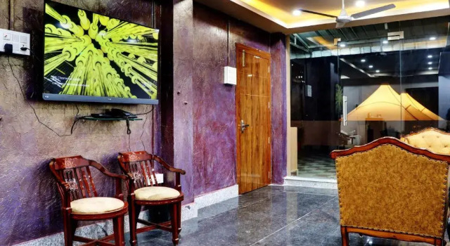 Люкс Bharalu Residency