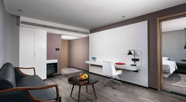 Люкс Business Ramada by Wyndham Yangzhou Slender West Lake
