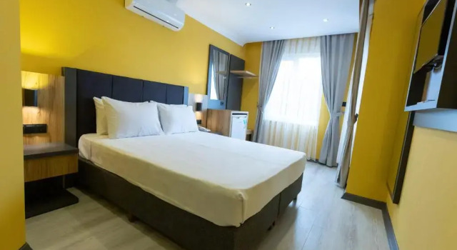 Standardowy dwuosobowy pokój z widokiem na morze Roy Otel Akçay