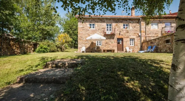 Коттедж с 4 комнатами Complejo Abiada Rural
