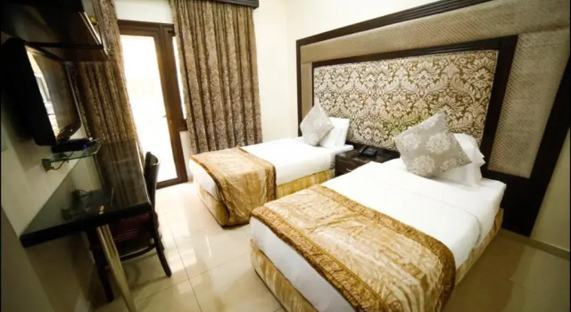 Q Hotel, Prenota Hotel Hotel a Greater Beirut con parcheggio, Parcheggio