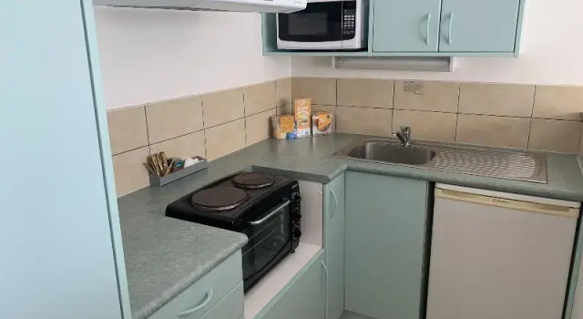 Двухместные апартаменты с балконом Adina Place Motel Apartments