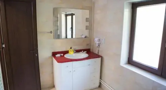Dallas Hotel, Đặt Khách sạn Botosani Rumani