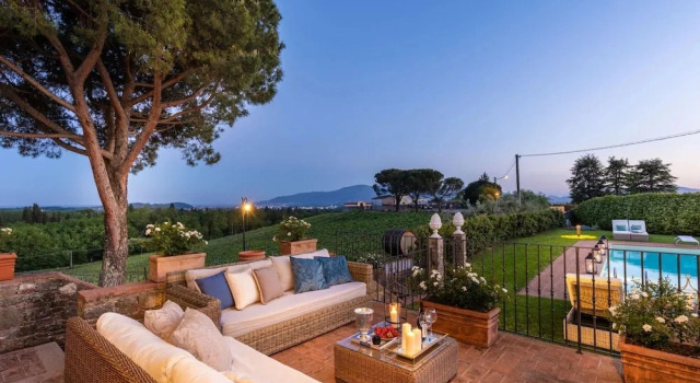 Коттедж Fattoria Camigliano, Luxury Farmhouse with Pool inside a Wine Estate