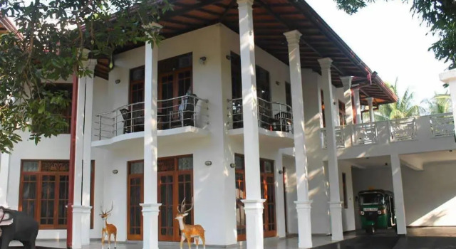 Mahakumara White House Hotel