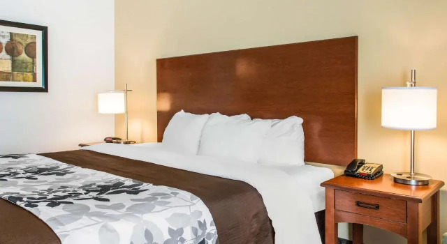 Sleep Inn & Suites Pooler, Book Hotel Hoteller i Pooler med pool, Swimmingpool