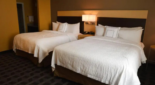 Двухместная студия TownePlace Suites by Marriott Lawrence Downtown