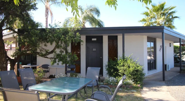 Люкс Standard с 2 комнатами Cobram Colonial Motor Inn