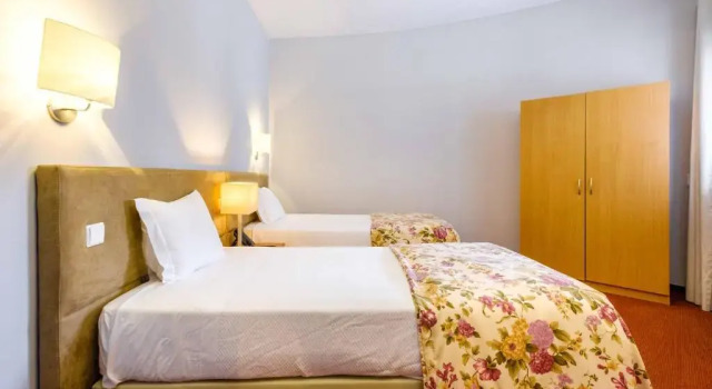 Семейный номер Standard Catolica Hotel