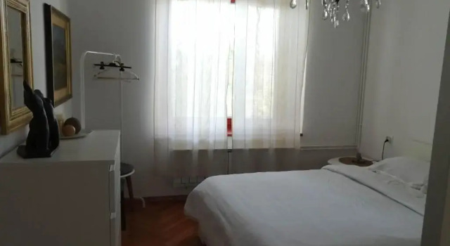 Номер Economy City center blue sky house