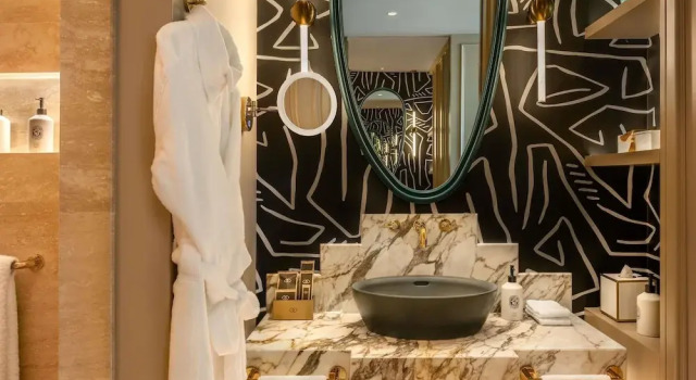 Номер Luxury Sofitel Cotonou Marina Hotel & Spa