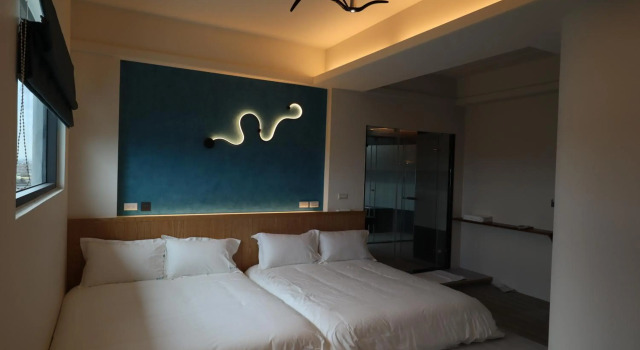 Qian Qian Riverside B&B