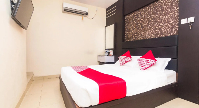 OYO 1581 Hotel Grand Palace, Buchen Sie Hotel Nagoya Batam