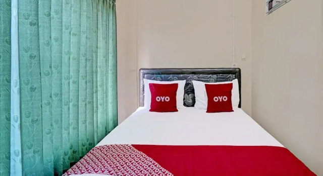 Hotel O Kost Esklusif Barokah, Book Hotel Hotels in East Java with Breakfast, Breakfasts
