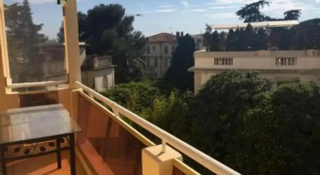 Апартаменты с 2 комнатами Pleasant 2 Bed Apartment in the Calm Palm Beach Area of Cannes With Beaches Nearby on all Sides - 1525