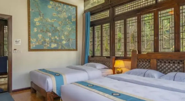 Floral Hotel Limaroonthai shuhe