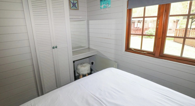 Touchwood Lodge, Book Feriehus Llandyfriog Glamorgan