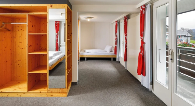 Трёхместный номер Economy Hotel Hirschen Wildhaus