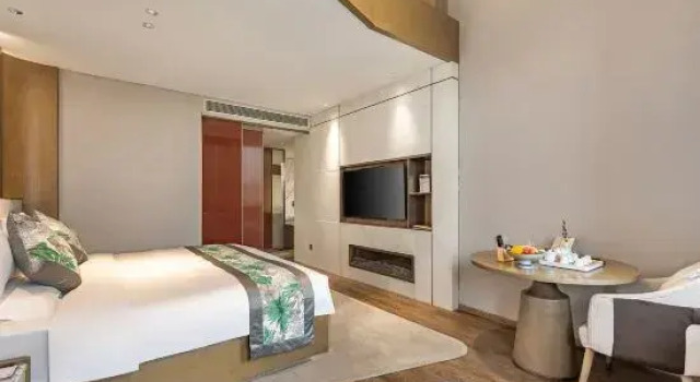 Люкс Deluxe с видом на озеро Yujingtai Hot Spring Hotel
