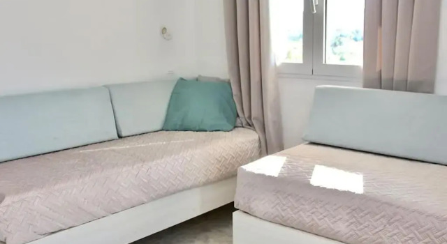 Апартаменты Sunny Apt at Regina Apartments