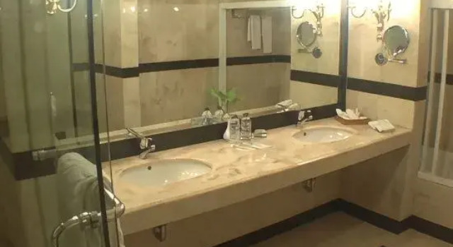 Suite Royal Senyiur Hotel