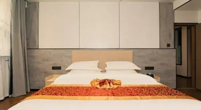 Люкс Business San Chao Hot Spring Town Hotel (Chaozhou Hanjiang Xixi Bidao Tiantouhe Park Branch)