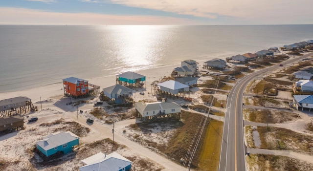 Коттедж с 4 комнатами Coconut Breeze - 105 St Dennis 4 Bedroom Home by RedAwning