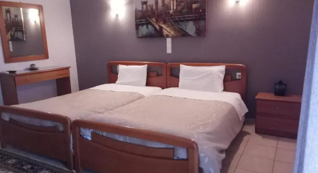 Zisis Garden Studios, Prenota Hotel Hotel a Epiro con parcheggio, Parcheggio