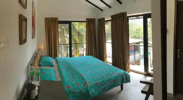 Двухместный номер Standard с видом на горы HALF Hotel, Calangute