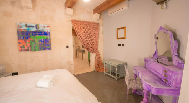 Номер Deluxe The Vincent Boutique Suites