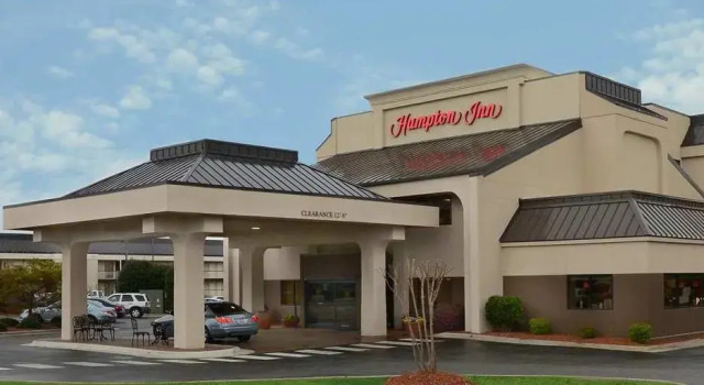Кровать в общем номере Hampton Inn Fayetteville Fort Bragg
