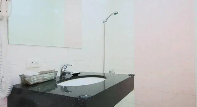 Четырёхместный номер Standard с балконом Dong Pan B&B