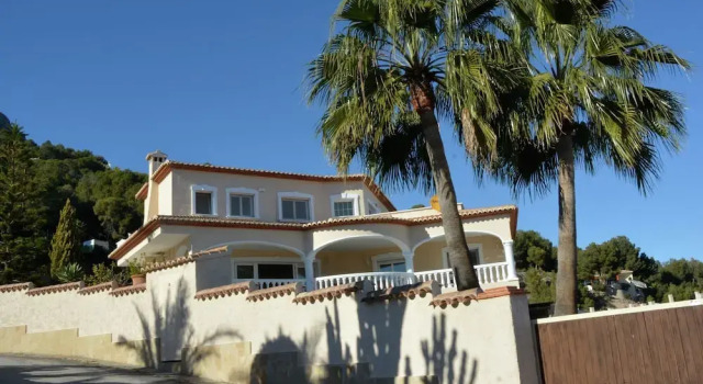 Stunning Detached Villa With Private Pool and Clear View Over Calpe