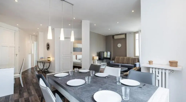 Апартаменты Large 2 Bdrs apartment Down Town - AC