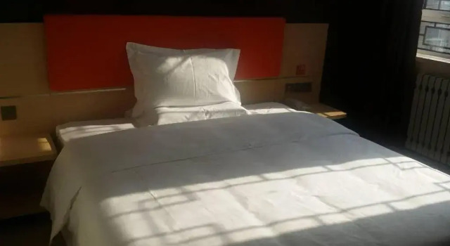 Номер Standard 7Days Premium Zhangjiakou Xuanhua Bell Tower High Speed Railway Station Branch