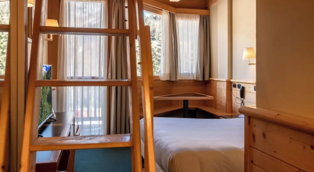 Трёхместные апартаменты Superior с балконом Hotel Garni Pegrà