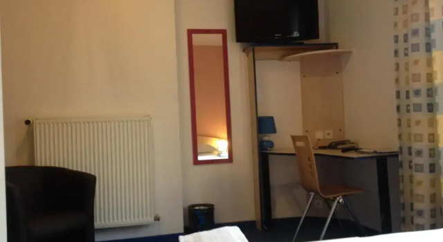 Номер Classic Hotel César climatisation dans la majorité des chambres Centre-ville Gare Charleville-Mézières