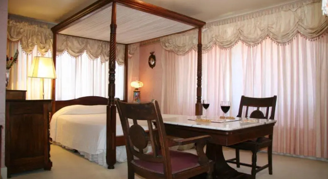 Номер Deluxe Martine Inn