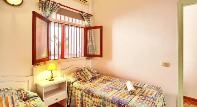 3 bedrooms house with enclosed garden and wifi at Santa Cruz de Tenerife 1 km away from the beach, Réserver Hôtel Arico Costa Adeje