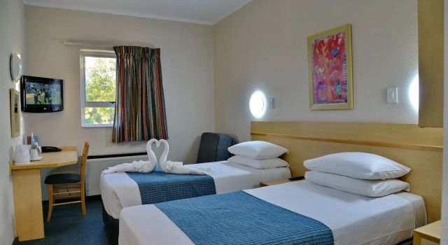 Road Lodge Potchefstroom, Забронировать Отель Отели Северо-Западной провинции с завтраком, Завтраки